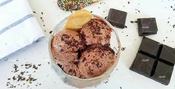 طرز تهیه بستنی شکلاتی اسکوپی